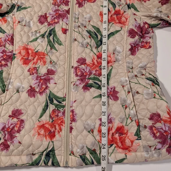 Lands End Women’s Quilted Floral PrimaLoft Jacket Size Medium - Picture 9 of 10